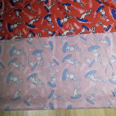 la prenda impermeable del tafetán del poliéster de 300t 70gsm imprimió la tela 50dx50d