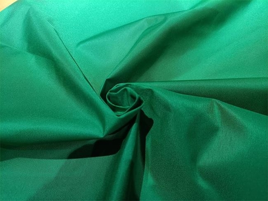 PU 75d*300d que cubre la tela polivinílica de 125gsm Taslon para el uso de la chaqueta