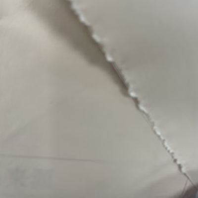 El material utilizado para el ensamblaje de la materia prima es el tejido de espandéx de 4 vías