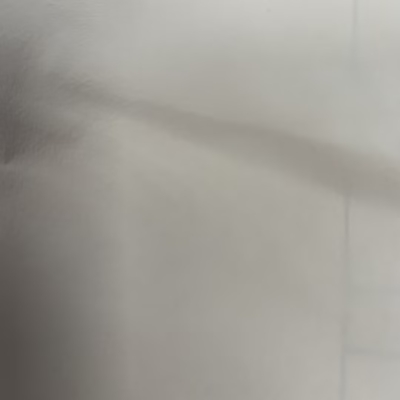El material utilizado para el ensamblaje de la materia prima es el tejido de espandéx de 4 vías
